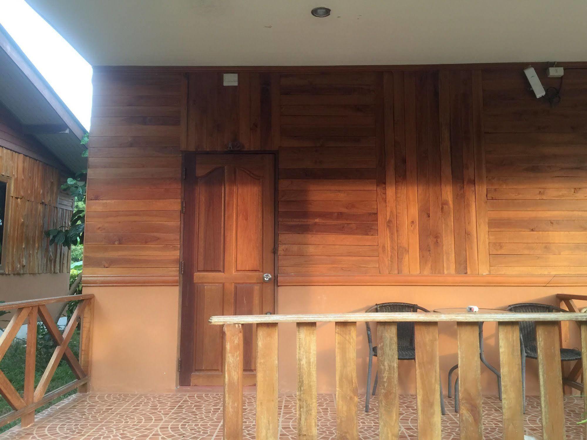 Poonsap Resort Ko Lanta Kültér fotó